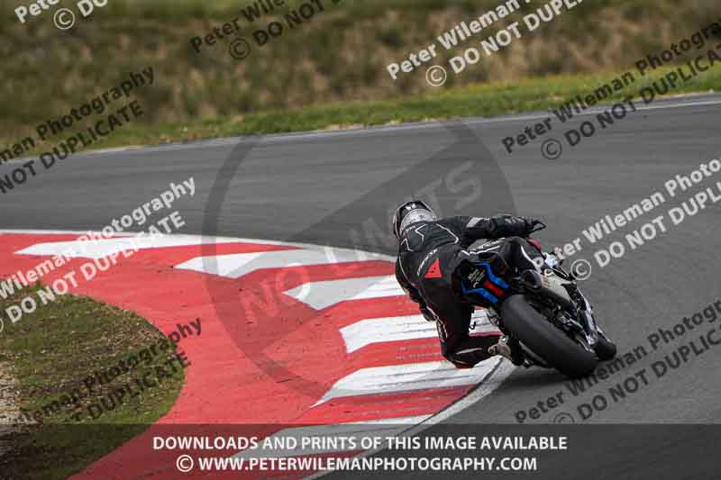 cadwell no limits trackday;cadwell park;cadwell park photographs;cadwell trackday photographs;enduro digital images;event digital images;eventdigitalimages;navarra;no limits trackdays;peter wileman photography;racing digital images;trackday digital images;trackday photos